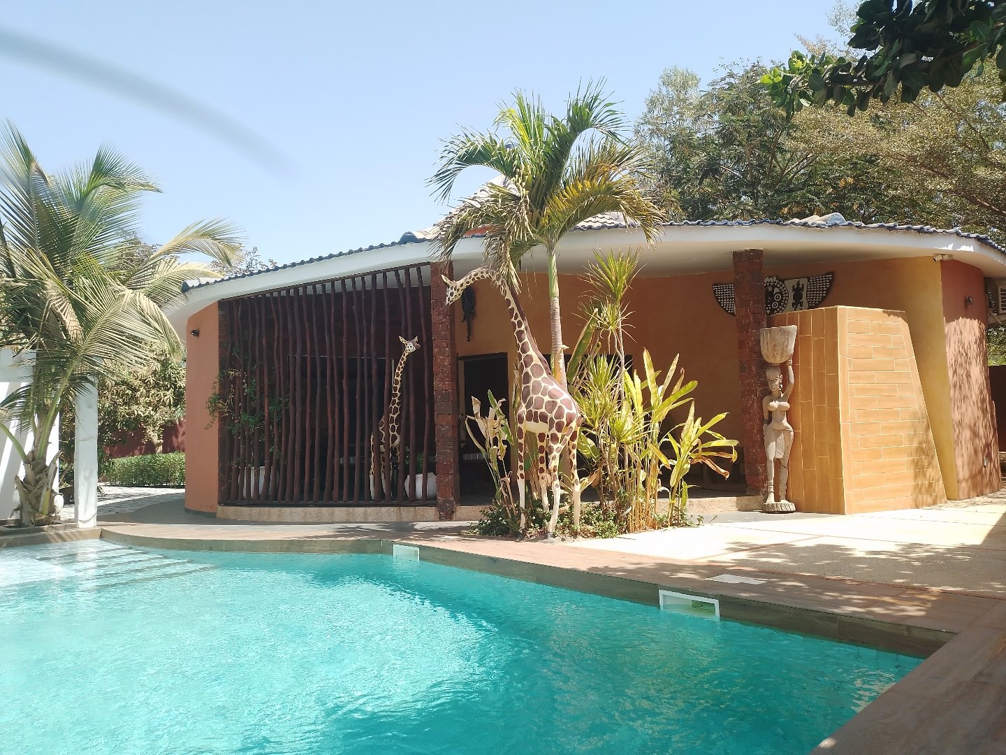 Appartement neuf de type F4 à louer à Yoff